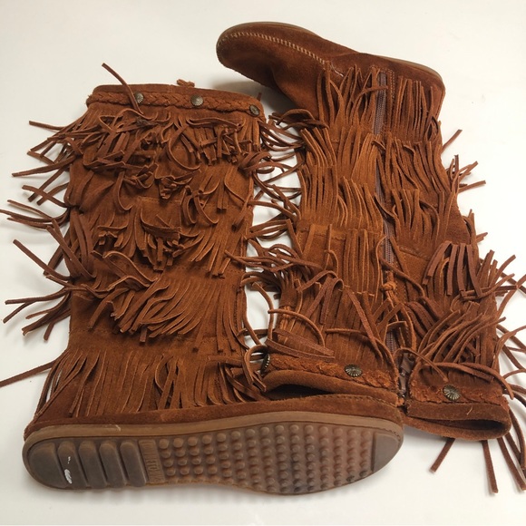 Minnetonka moccasin 5 layer fringe boots Sz 7 - Picture 5 of 7